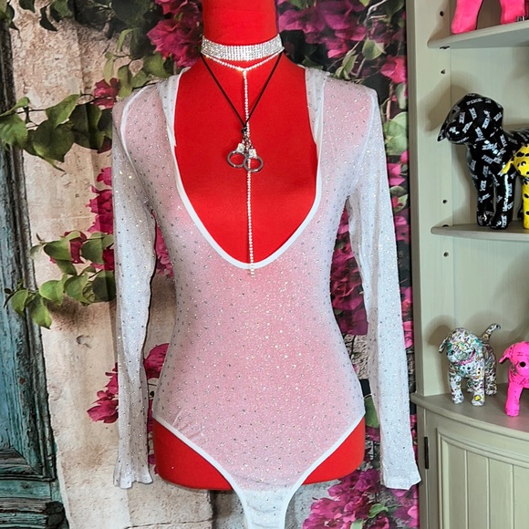 NWT Glittery white Bodysuit - Picture 3 of 15